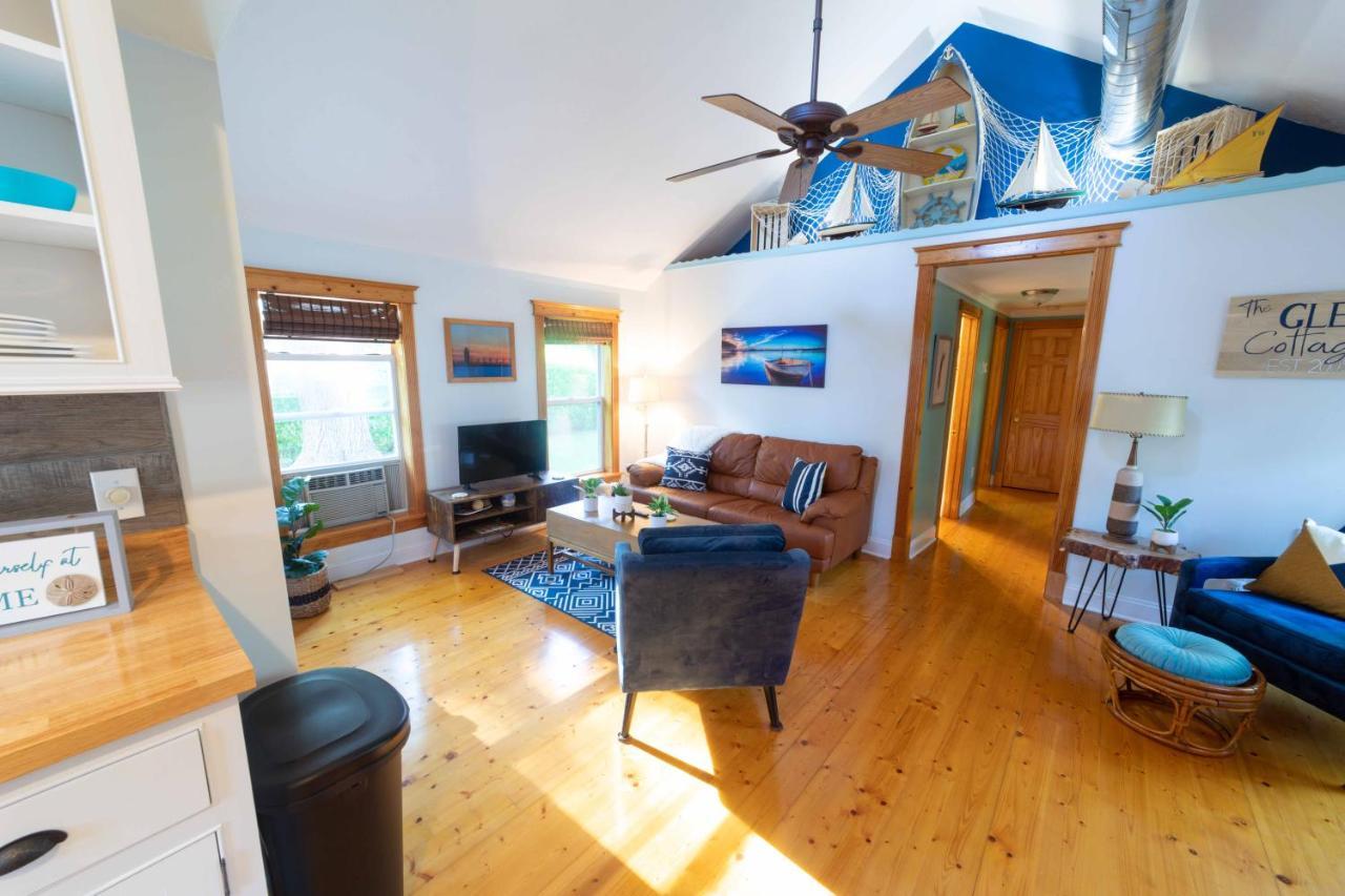 The Charming Glenn Cottage! Walk To Lake Michigan! Fennville Ngoại thất bức ảnh