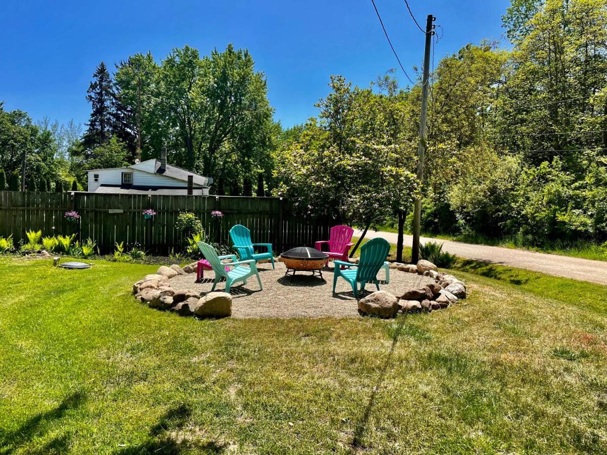 The Charming Glenn Cottage! Walk To Lake Michigan! Fennville Ngoại thất bức ảnh